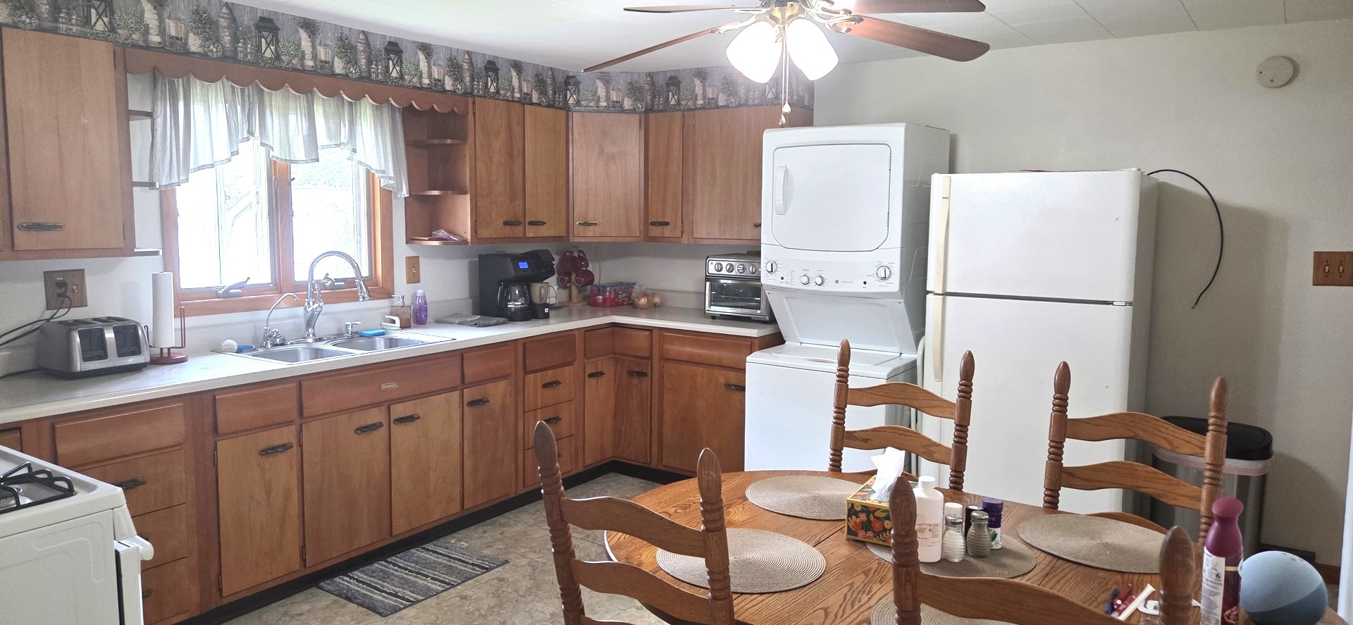 319 Cedar Street Property Photo 5