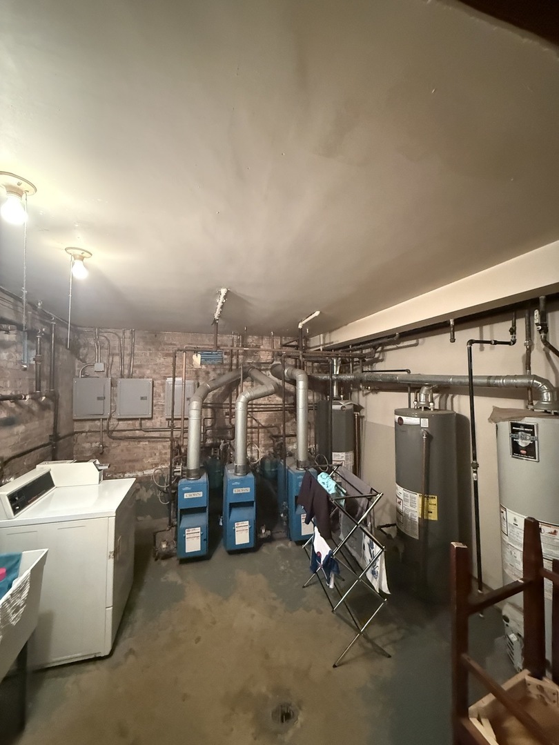 4628 N Sayre Avenue Property Photo 6