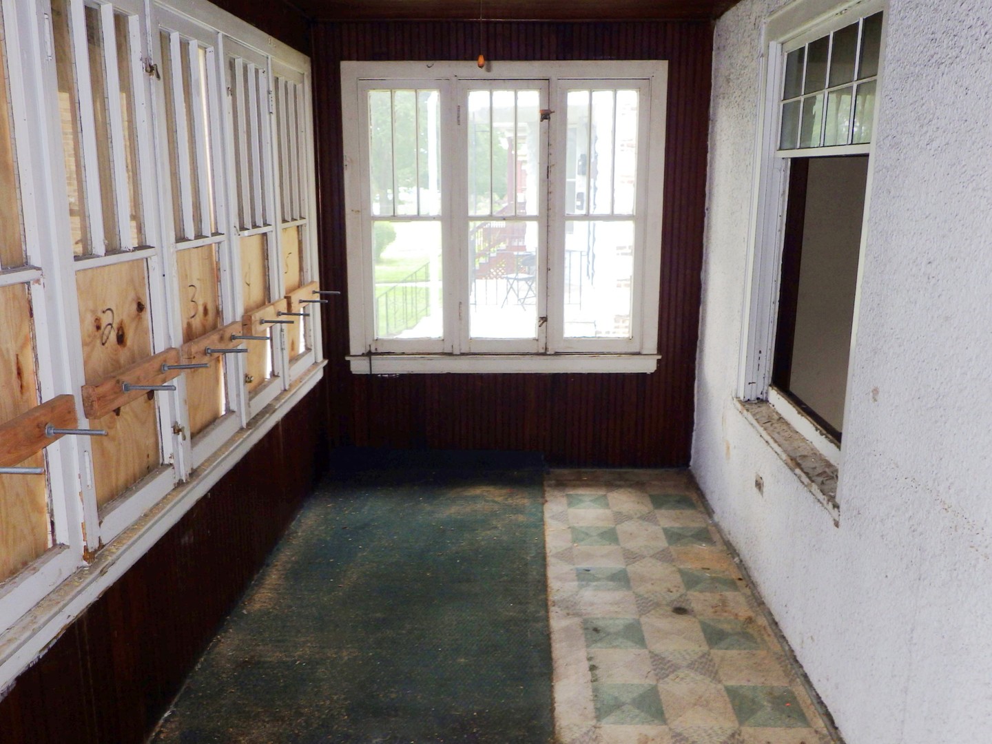 10114 S Winston Avenue Property Photo 2