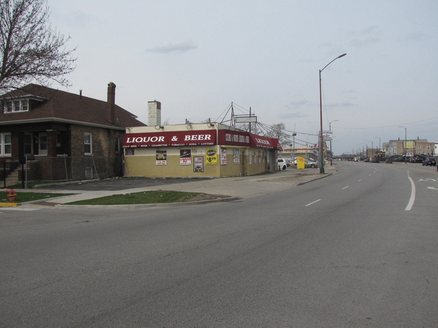 1636 N Cicero Avenue Property Photo 3