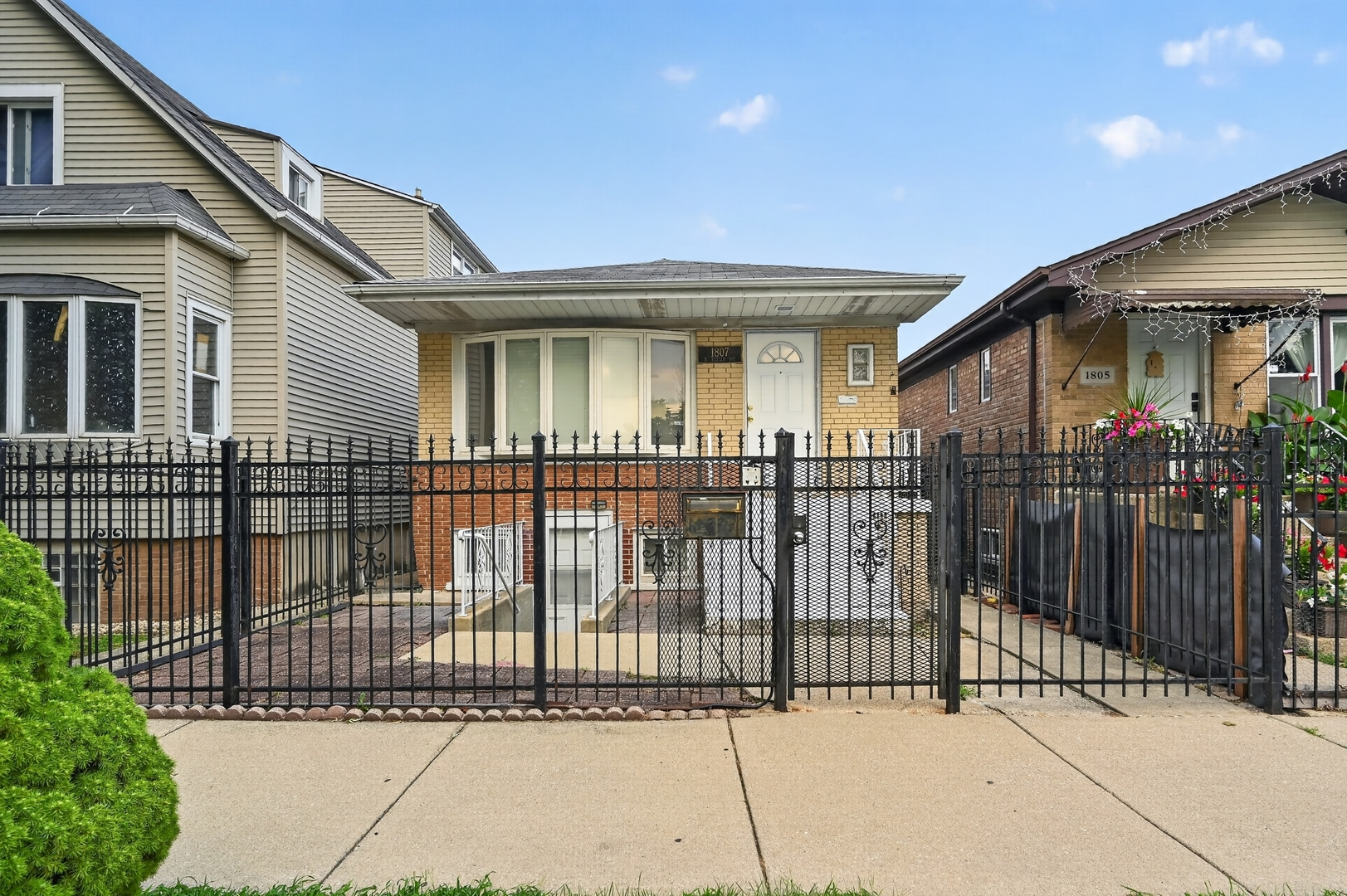 1807 N Keeler Avenue Property Photo