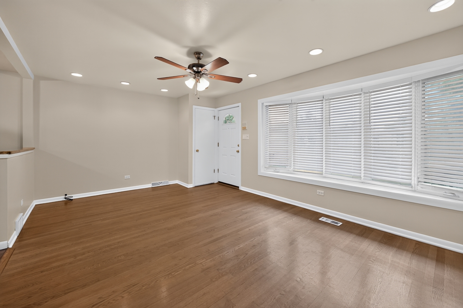 1807 N Keeler Avenue Property Photo 4
