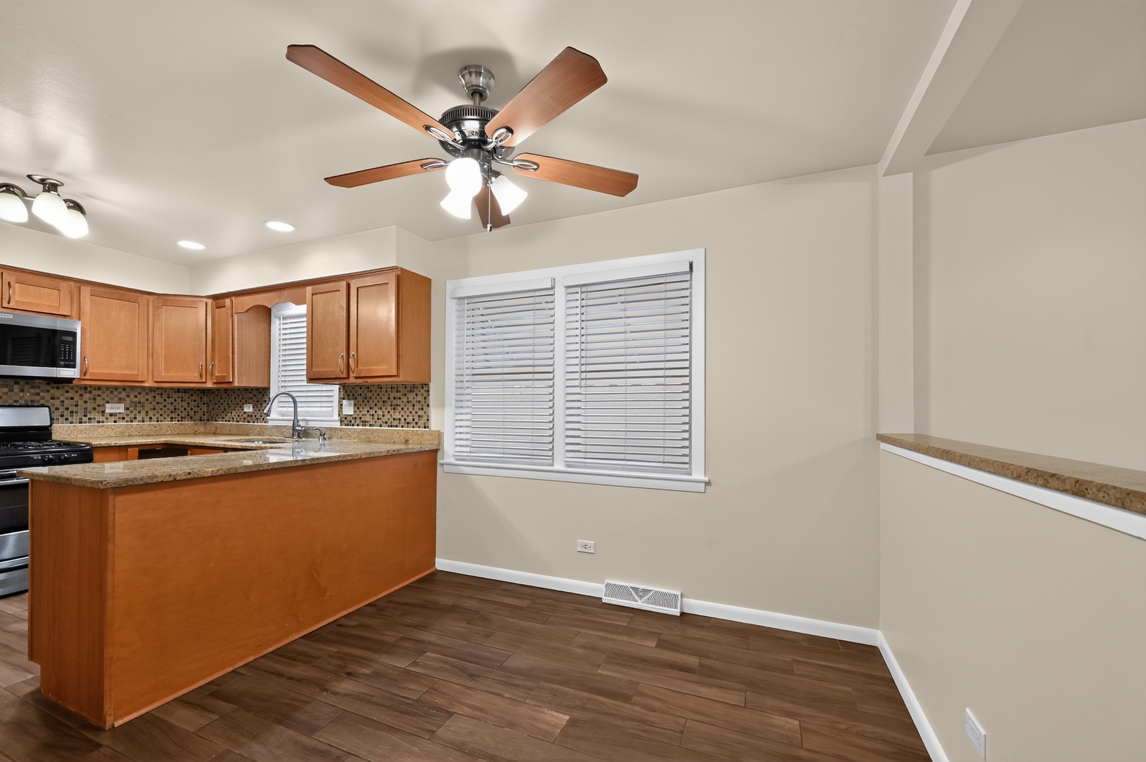 1807 N Keeler Avenue Property Photo 8