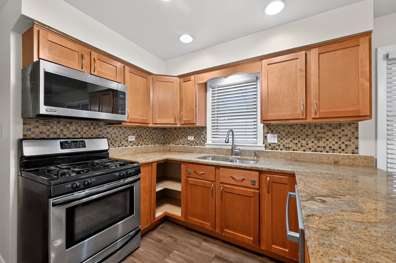 1807 N Keeler Avenue Property Photo 11
