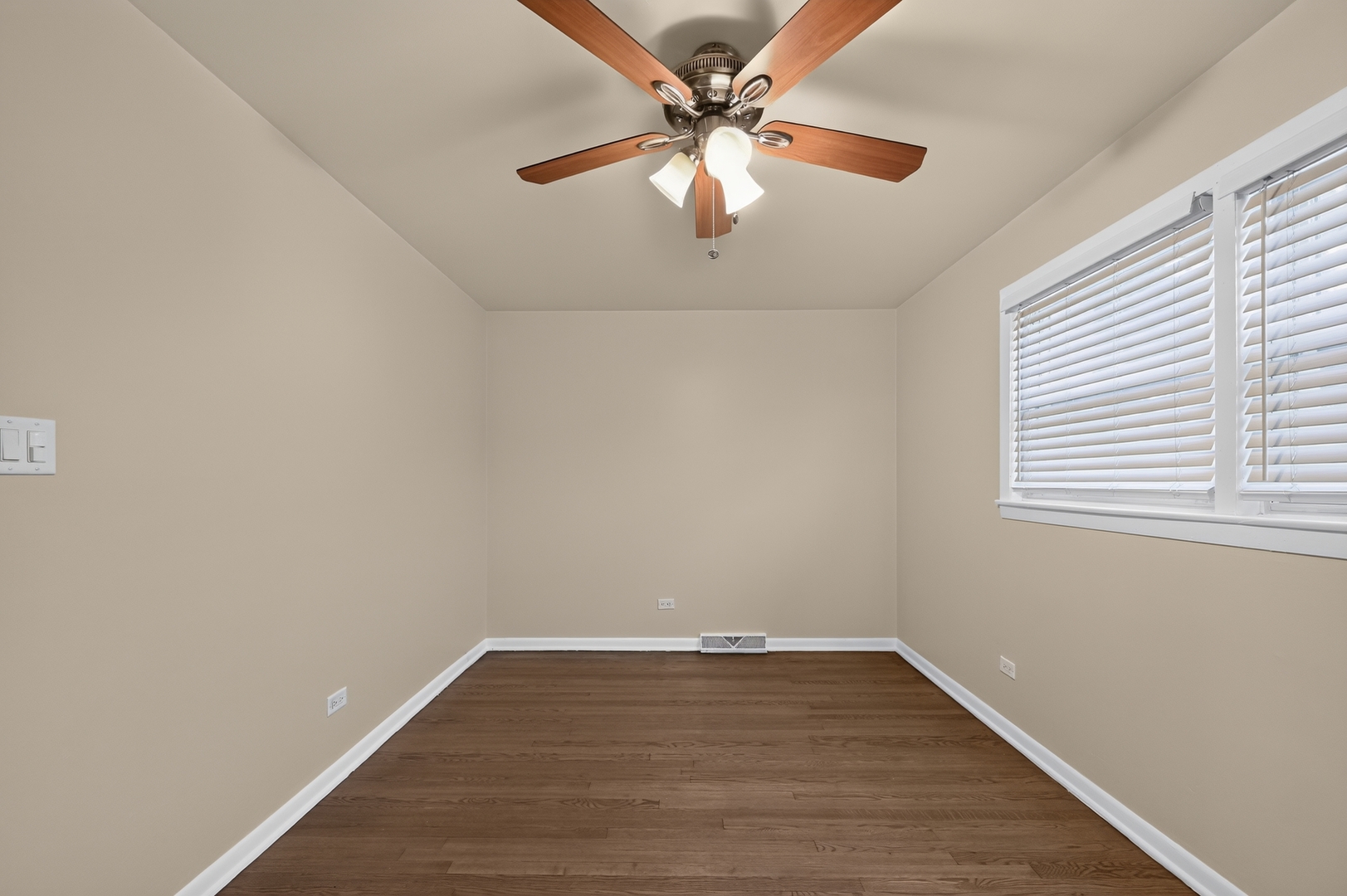 1807 N Keeler Avenue Property Photo 15
