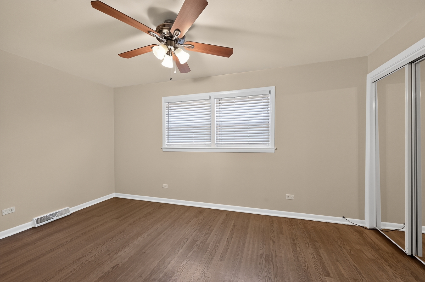 1807 N Keeler Avenue Property Photo 17
