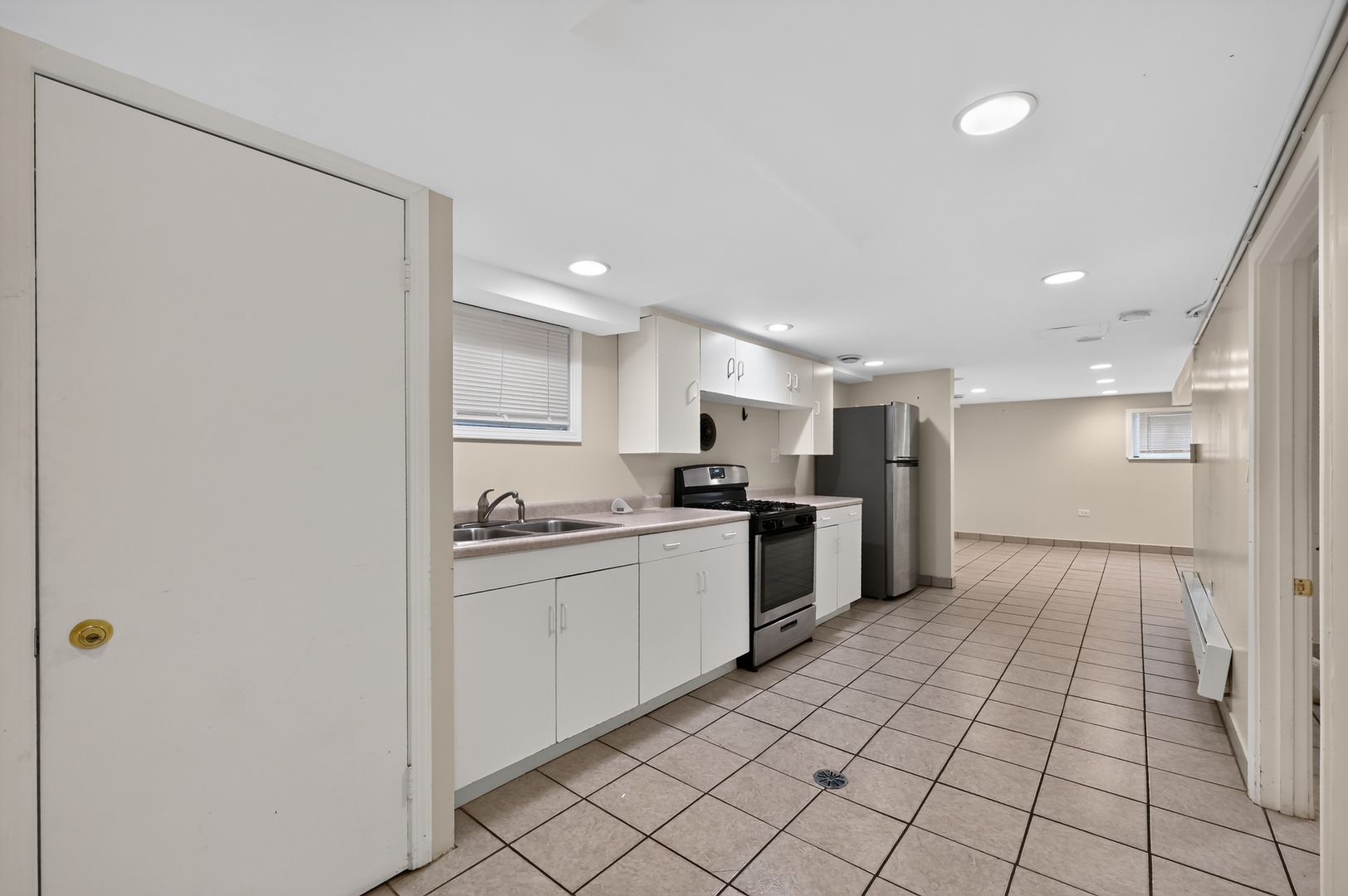 1807 N Keeler Avenue Property Photo 19