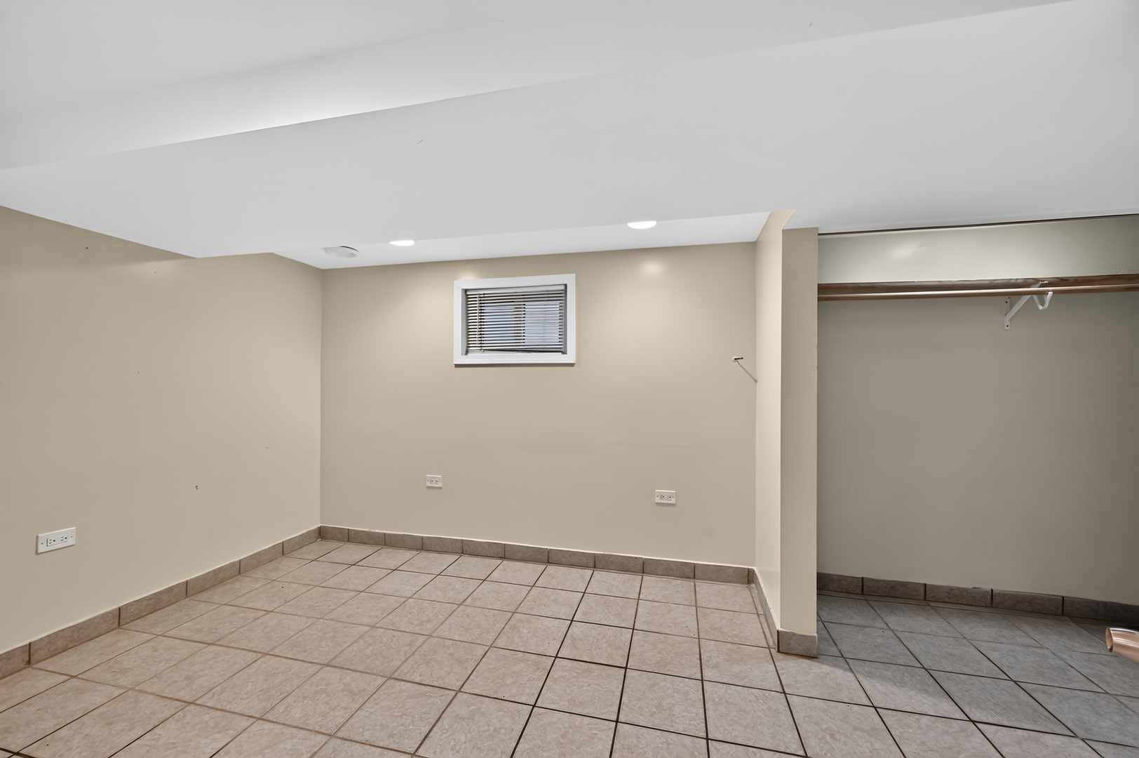 1807 N Keeler Avenue Property Photo 21