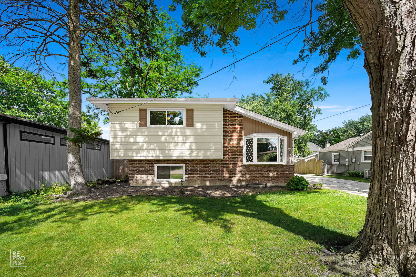 511 S Highland Avenue Property Photo 1