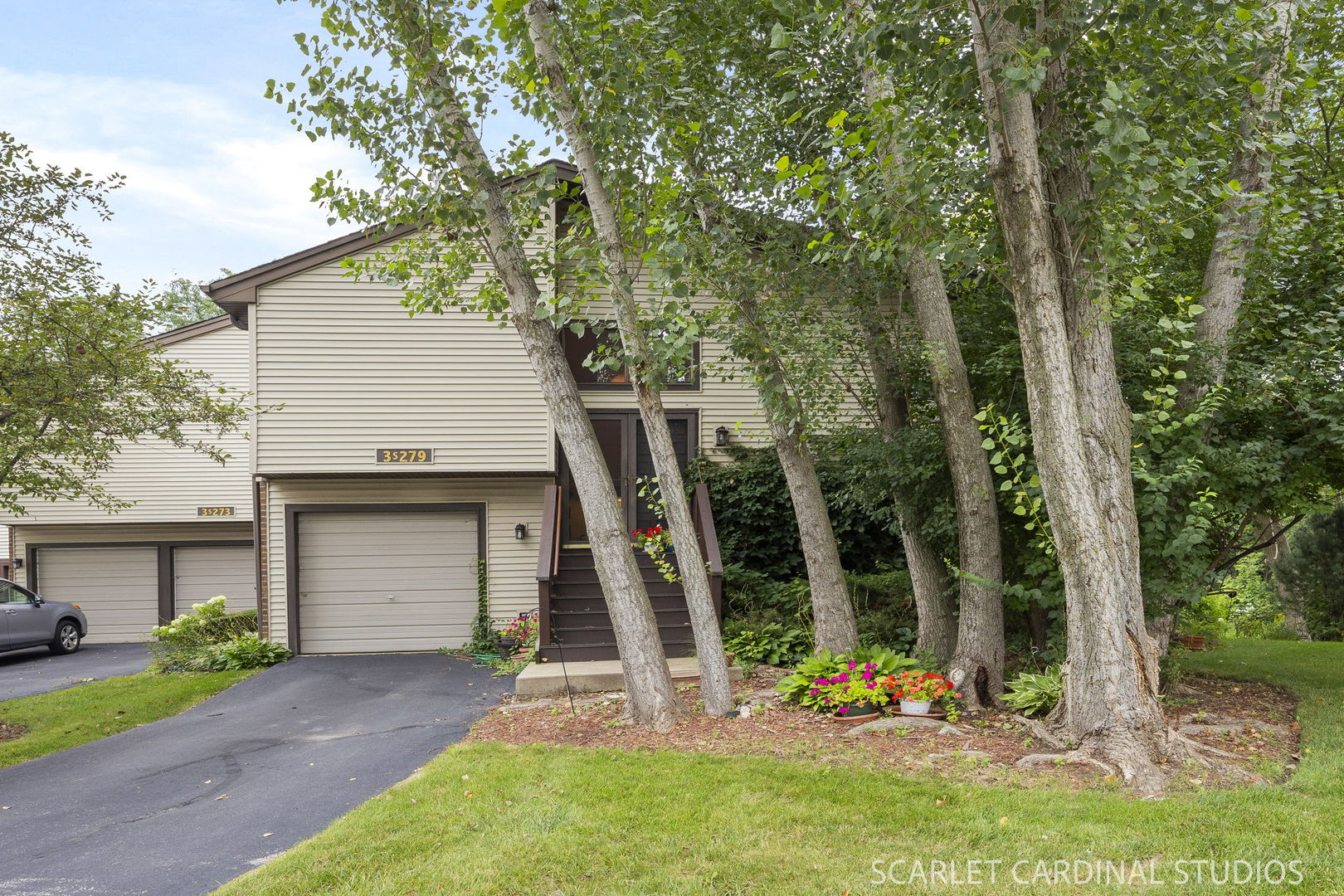 3s279 Briarwood Drive Property Photo 1