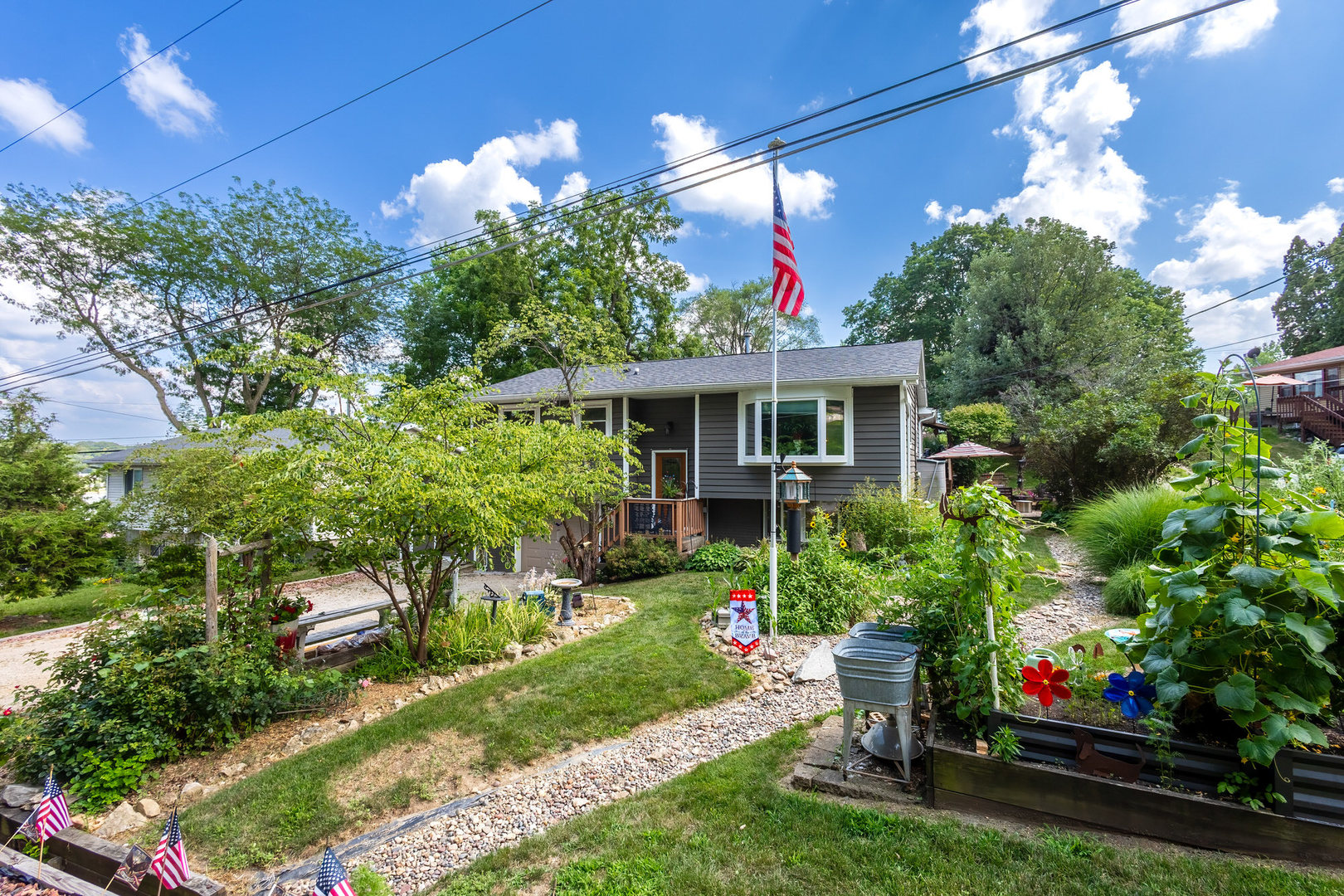 204 Chestnut Street Property Photo 2