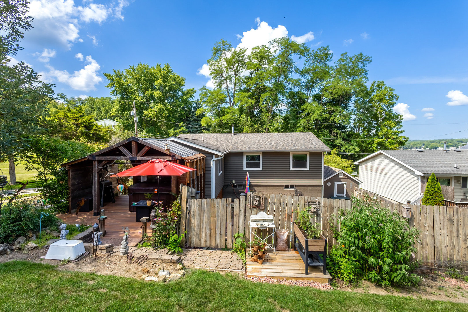 204 Chestnut Street Property Photo 9