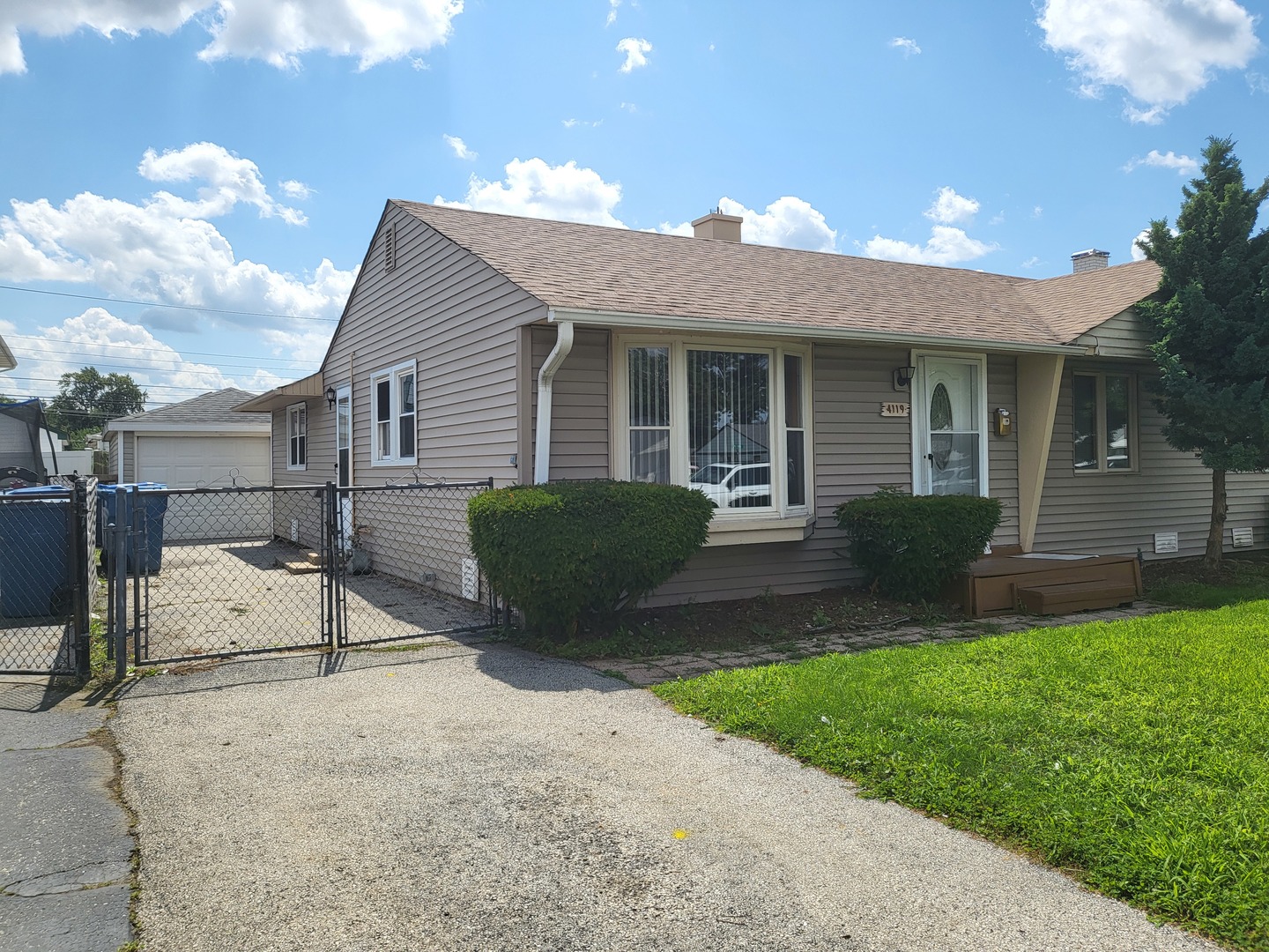 4119 W 89th Place Property Photo 1