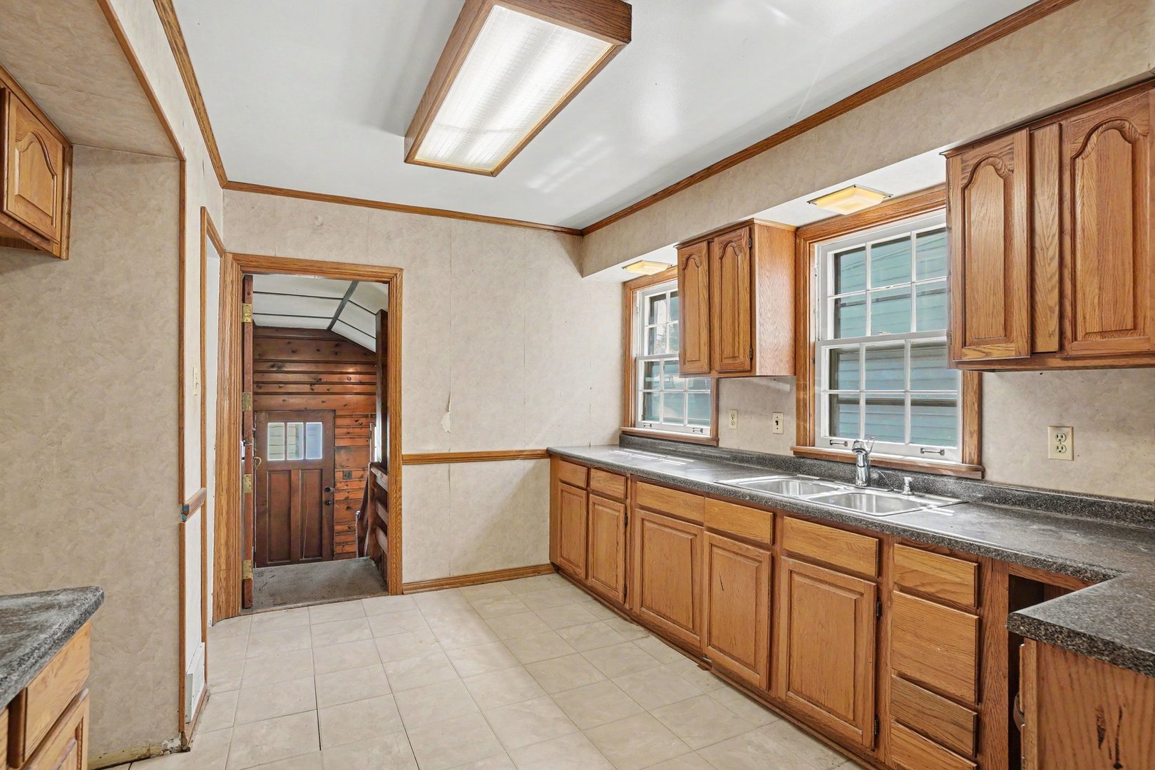 3437 Oak Avenue Property Photo 3