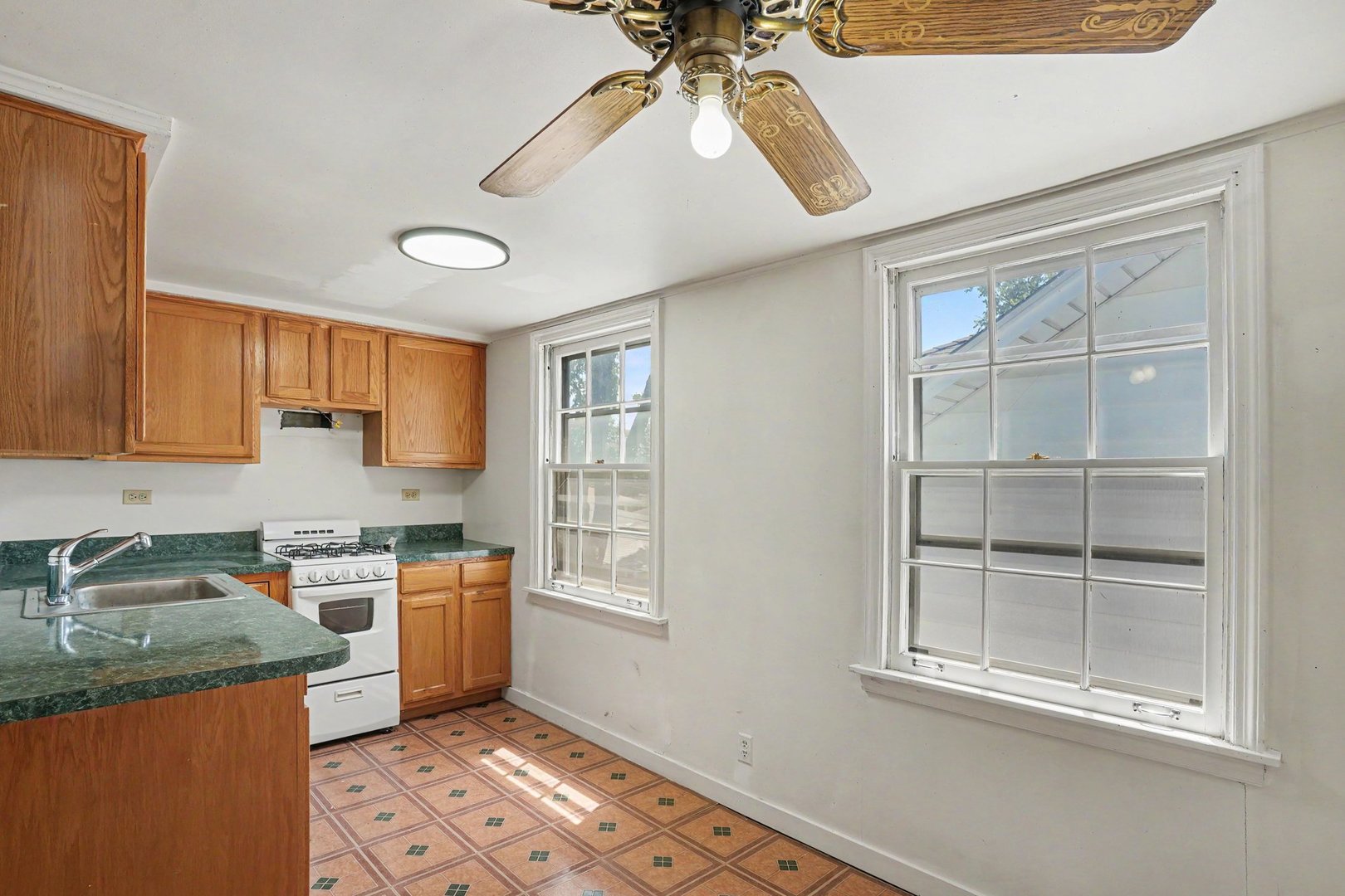 3437 Oak Avenue Property Photo 4