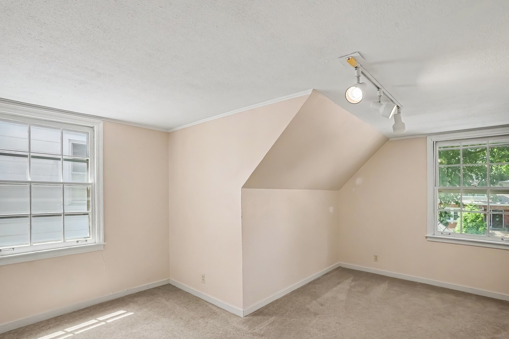 3437 Oak Avenue Property Photo 9
