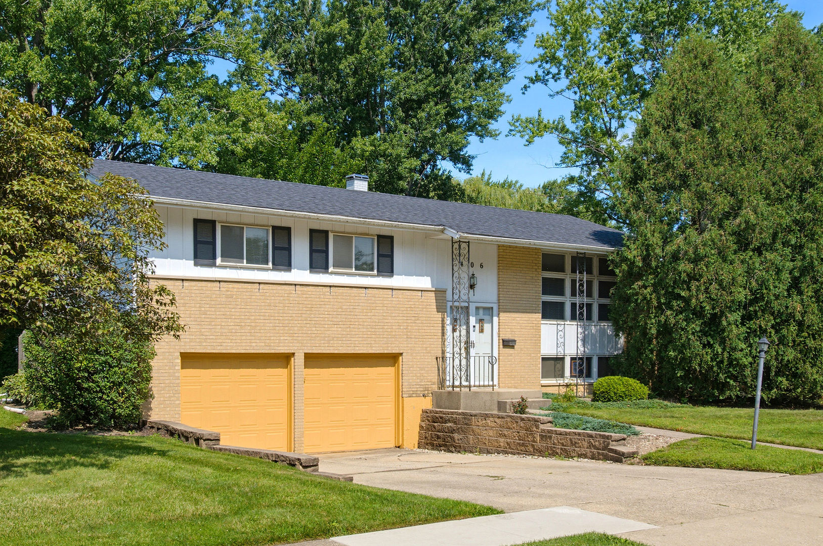 406 N Williams Drive Property Photo 1