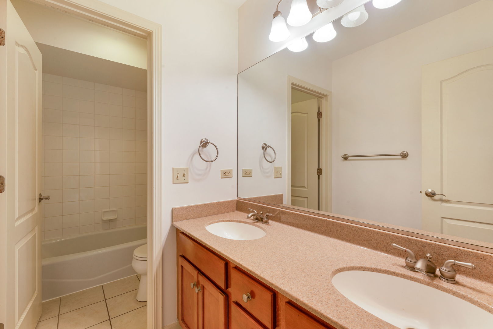 1413 Seaton Street Property Photo 22