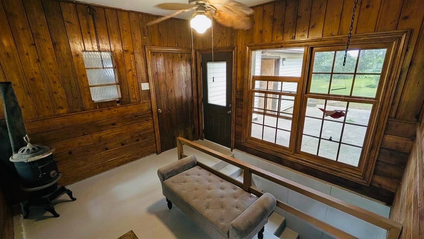 10381 Montague Road Property Photo 6