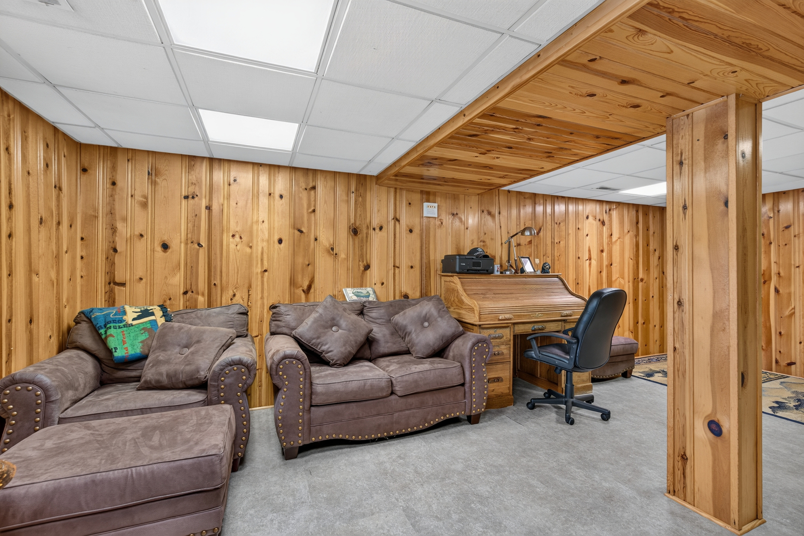 2 Clubhouse Drive Property Photo 17