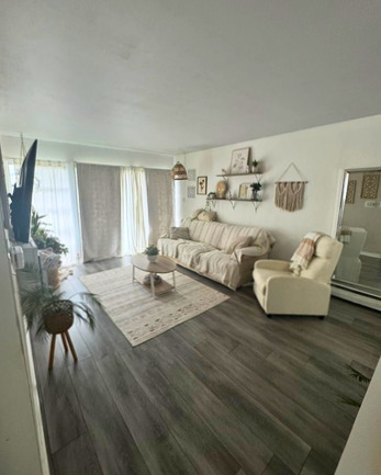 605 N Wolf Road B9 Property Photo 3