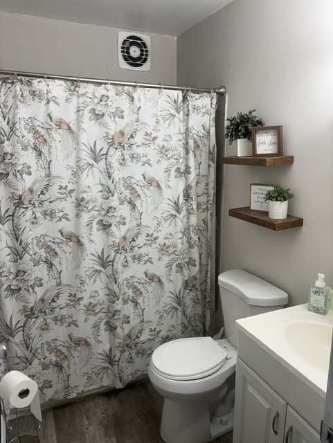 605 N Wolf Road B9 Property Photo 10