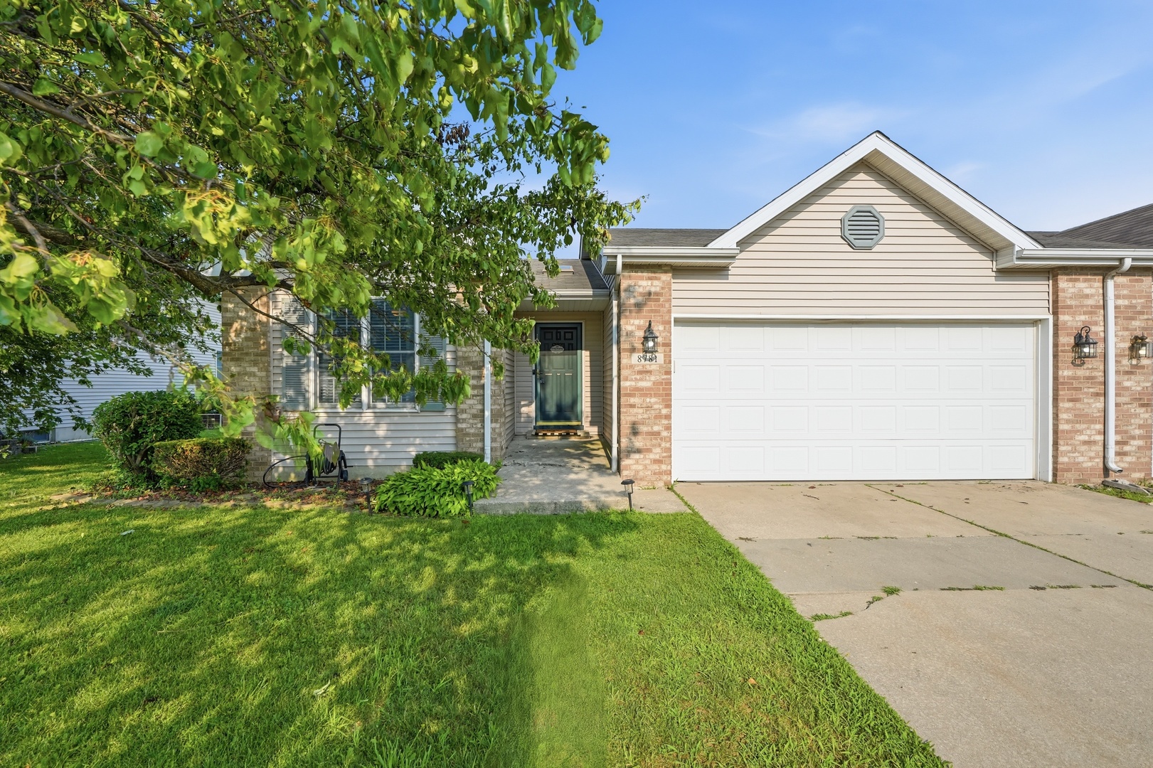 8781 Monroe Street Property Photo 1