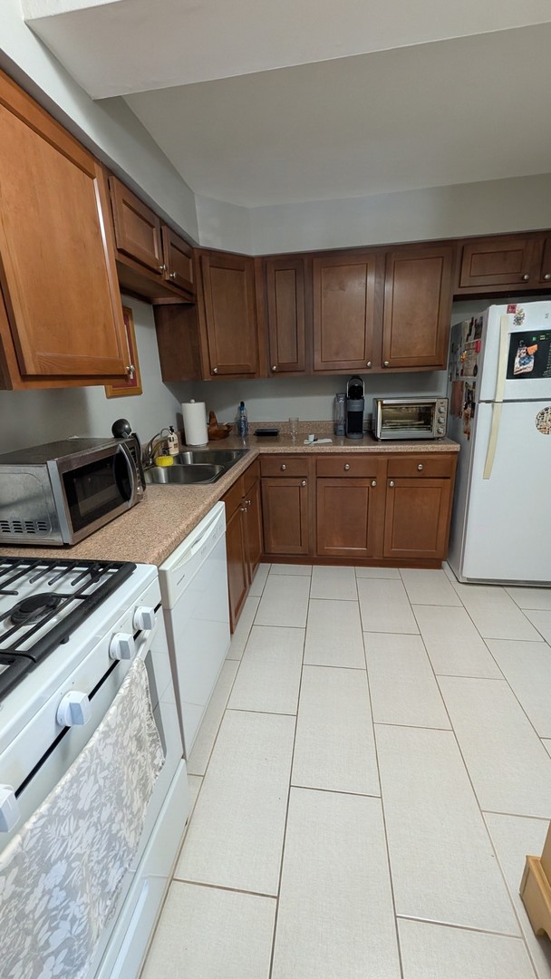 10353 Dearlove Road 2g Property Photo 4