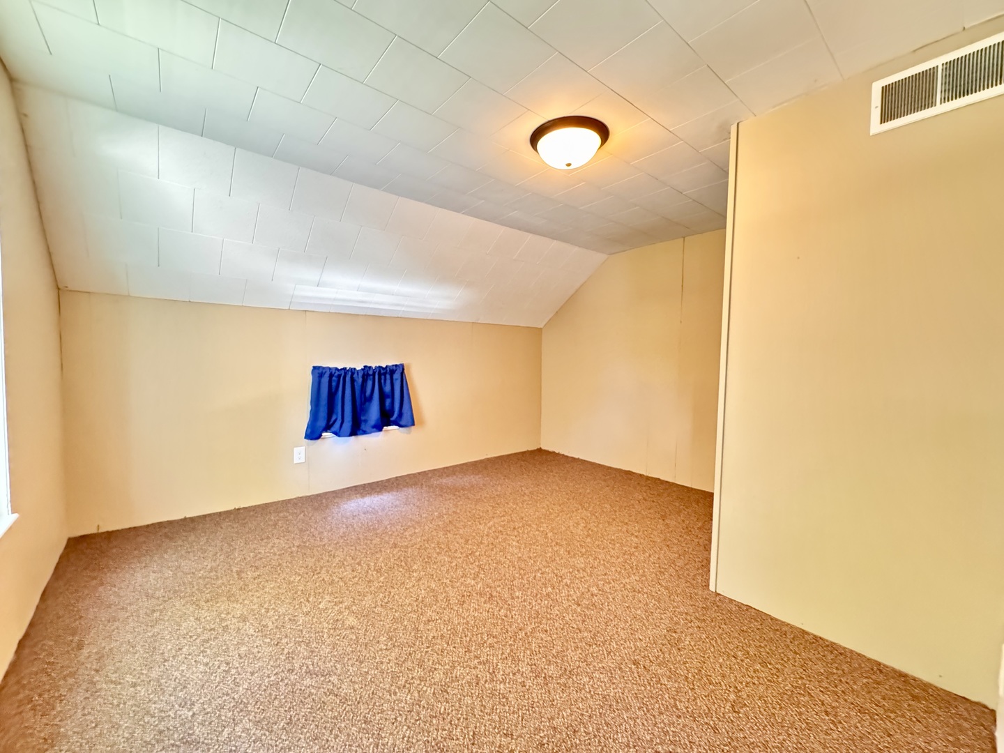 607 E Chamberlin Street Property Photo 11