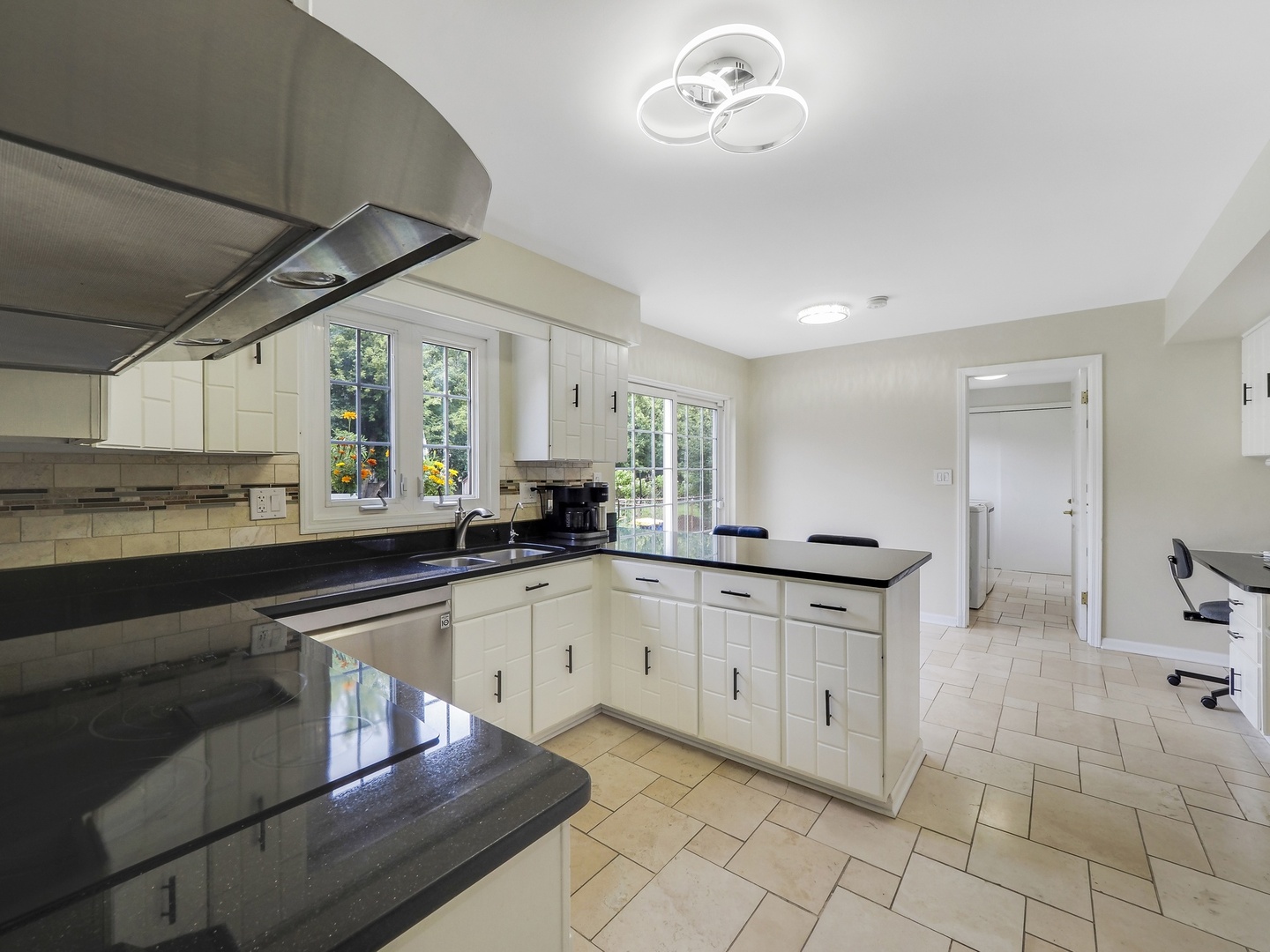 3150 Hemlock Lane Property Photo 10