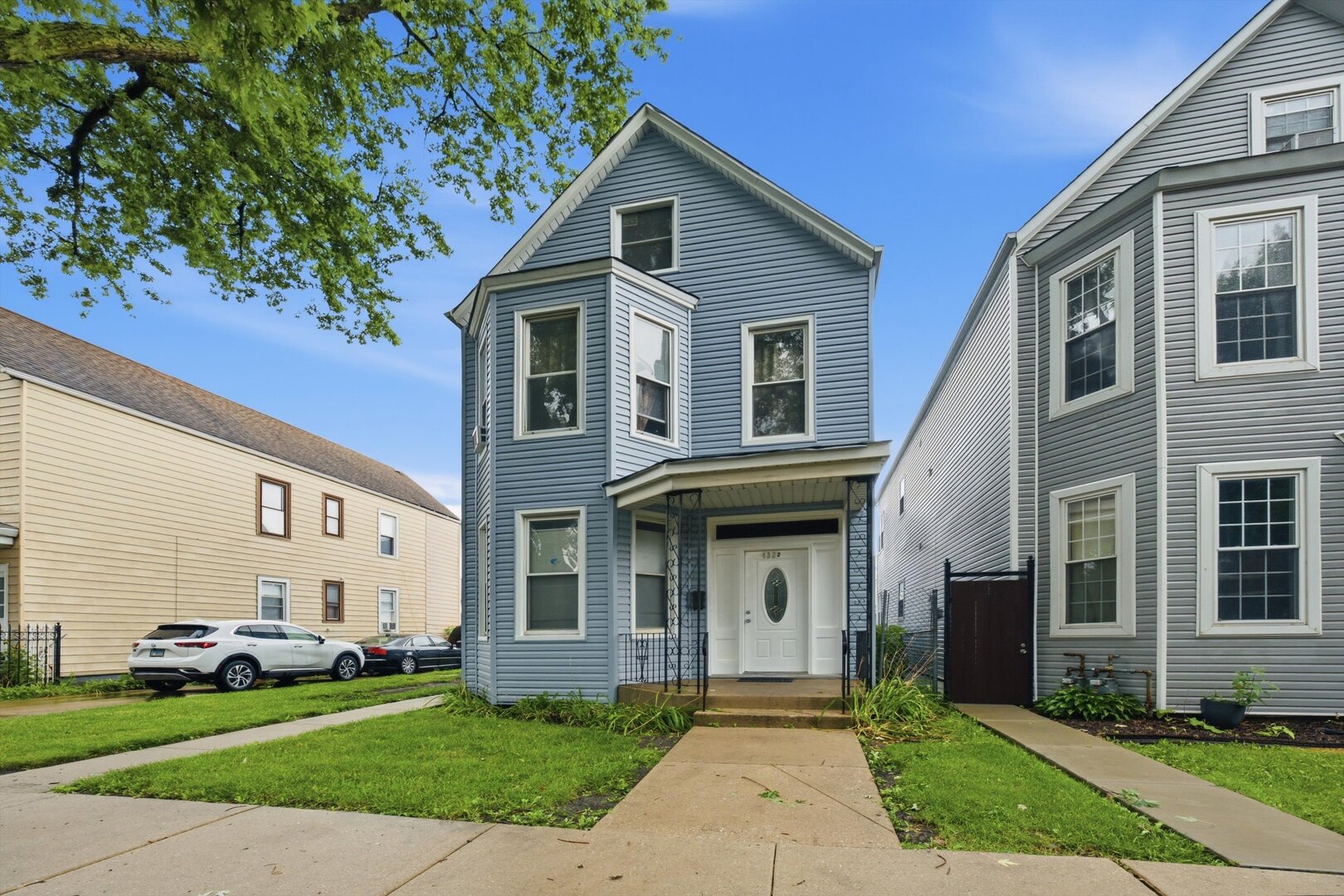 4322 S Maplewood Avenue Property Photo