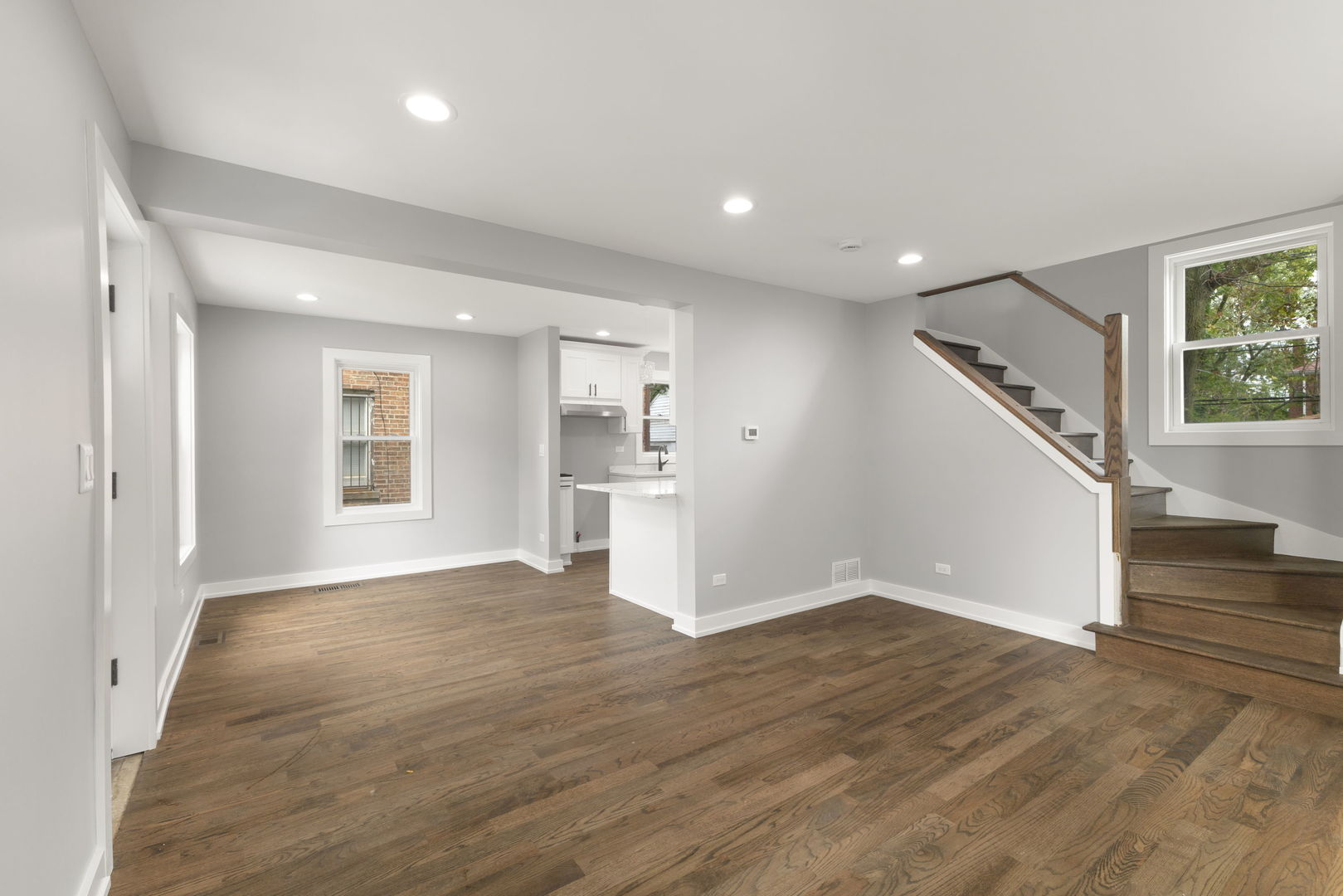 16041 Halsted Street Property Photo 4