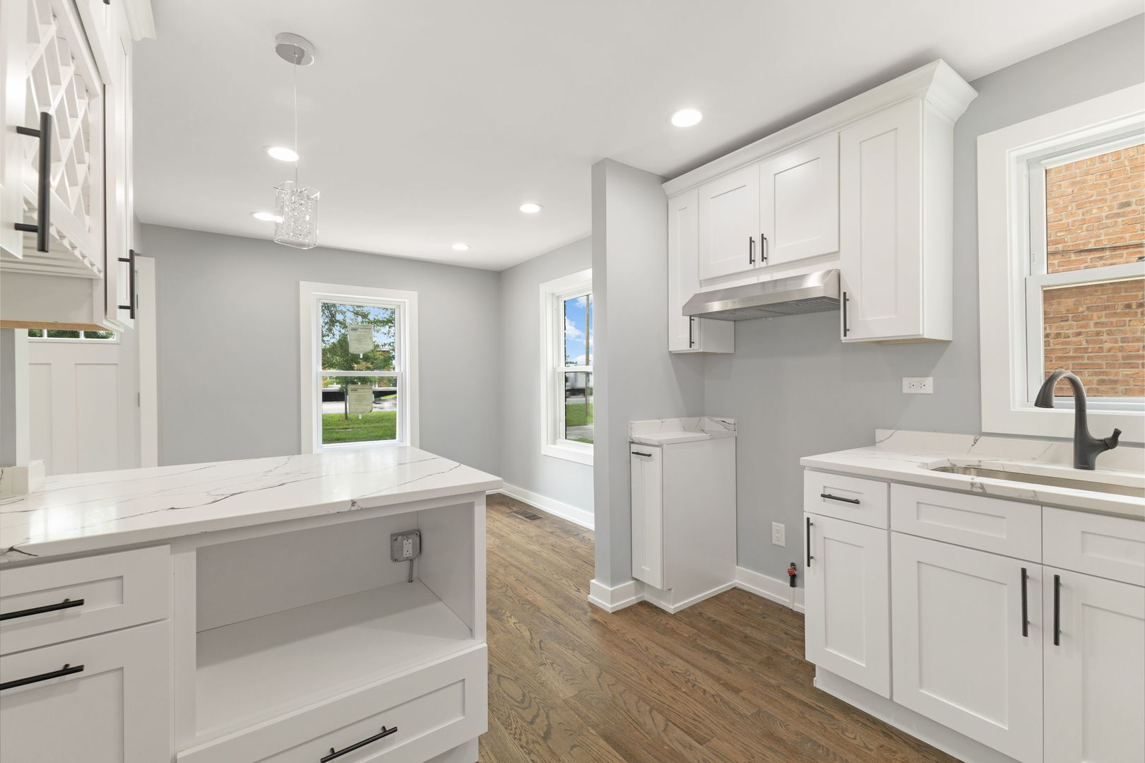 16041 Halsted Street Property Photo 9