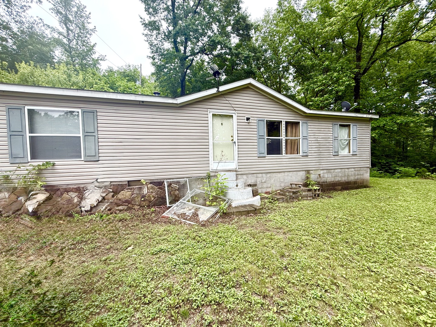 1470 Morgan School Road Property Photo 9
