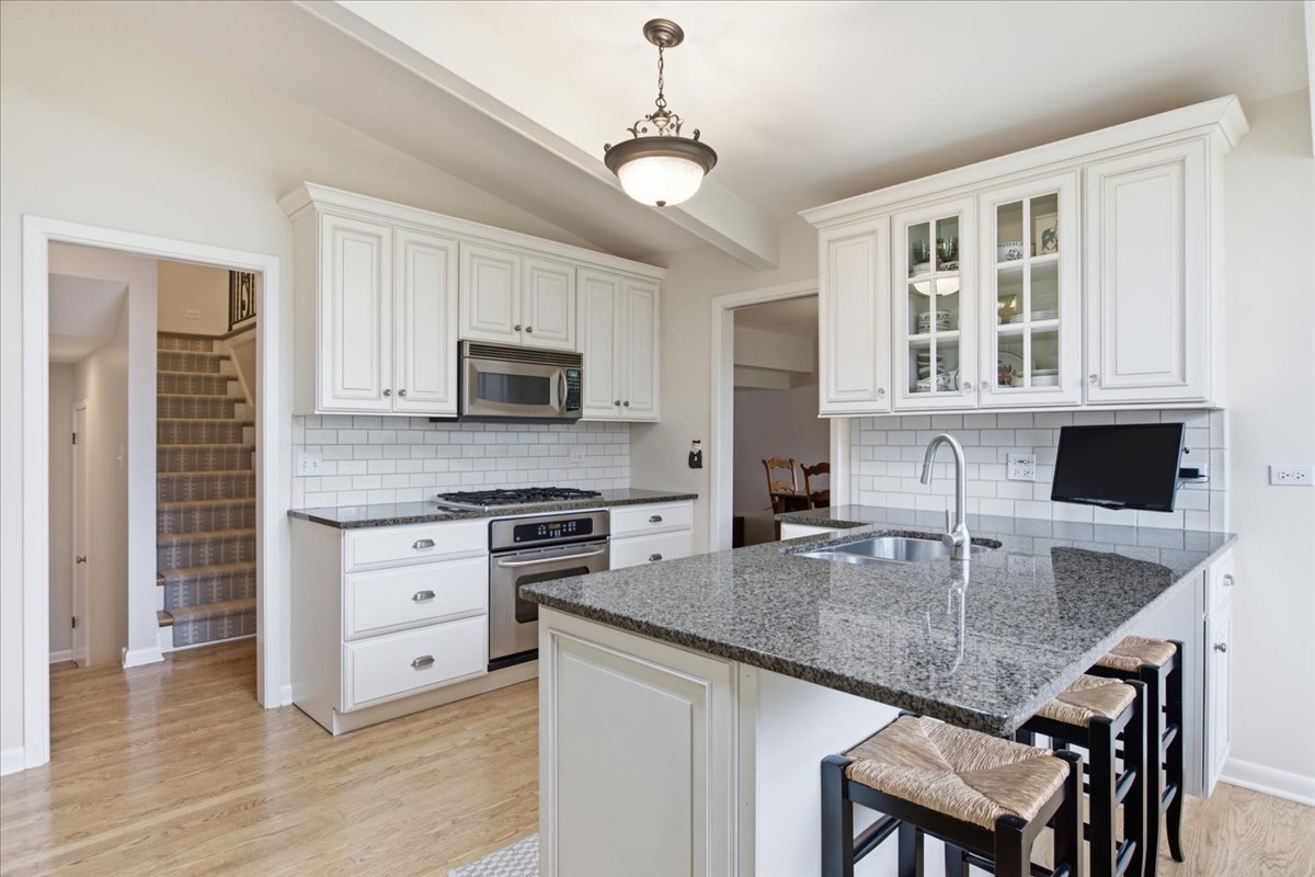 1006 Meadowlark Lane Property Photo 8