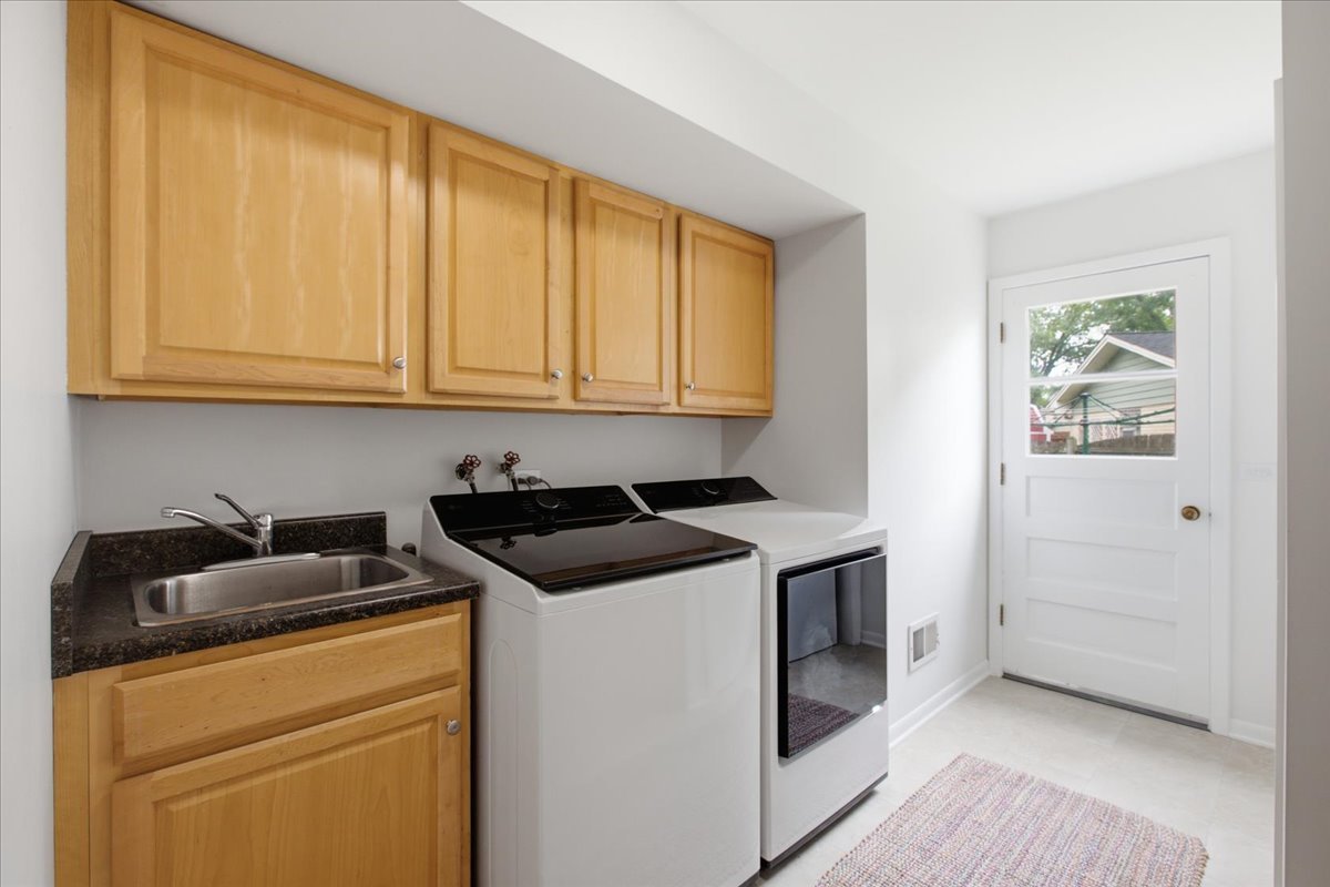 1006 Meadowlark Lane Property Photo 16