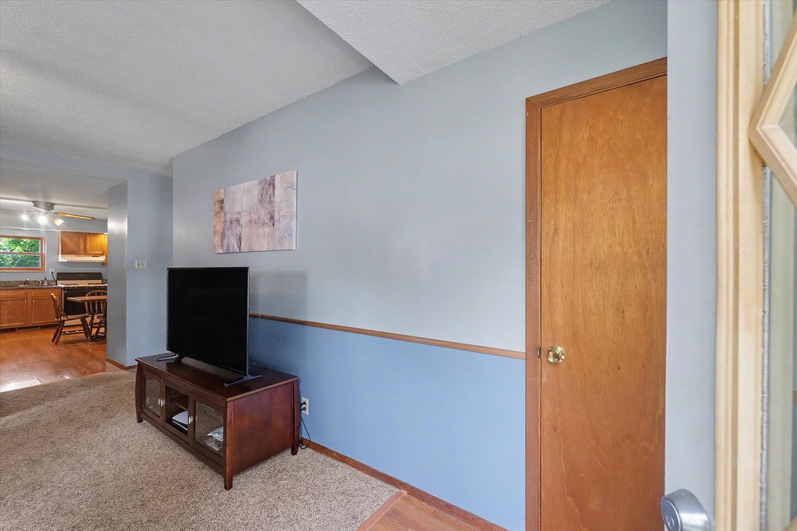 206 S Main Street Property Photo 4