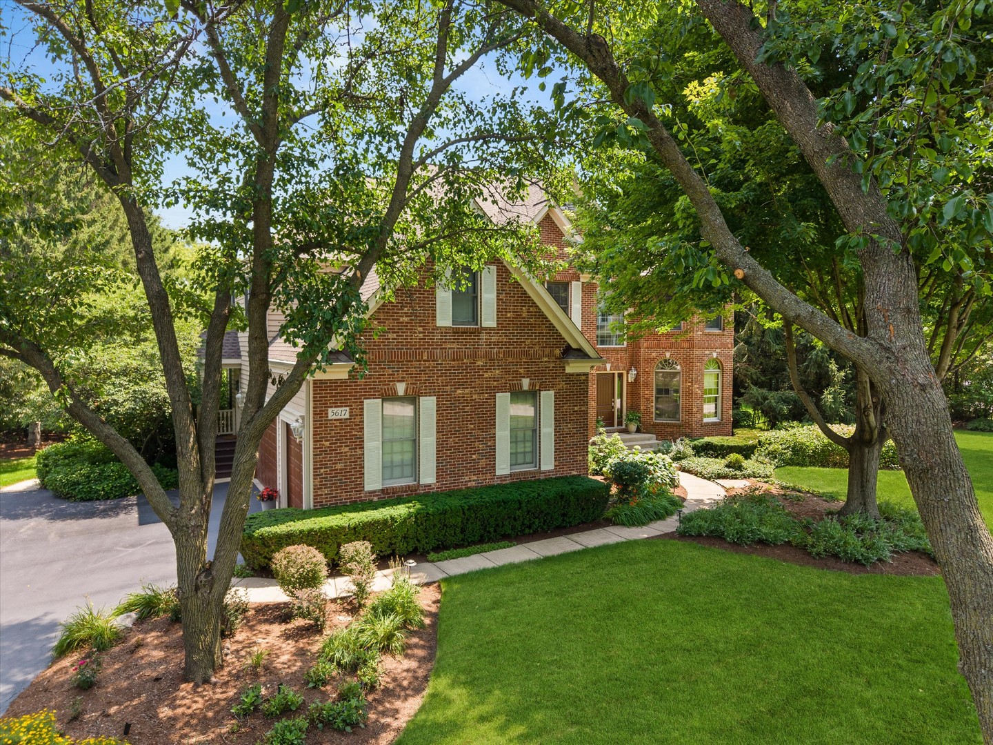 5617 Winding Road Property Photo 3