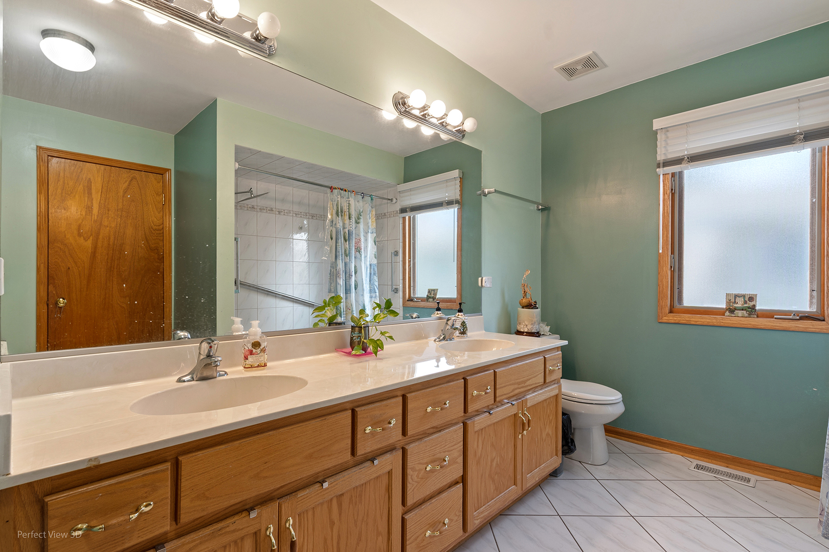 11640 S Laporte Avenue Property Photo 14