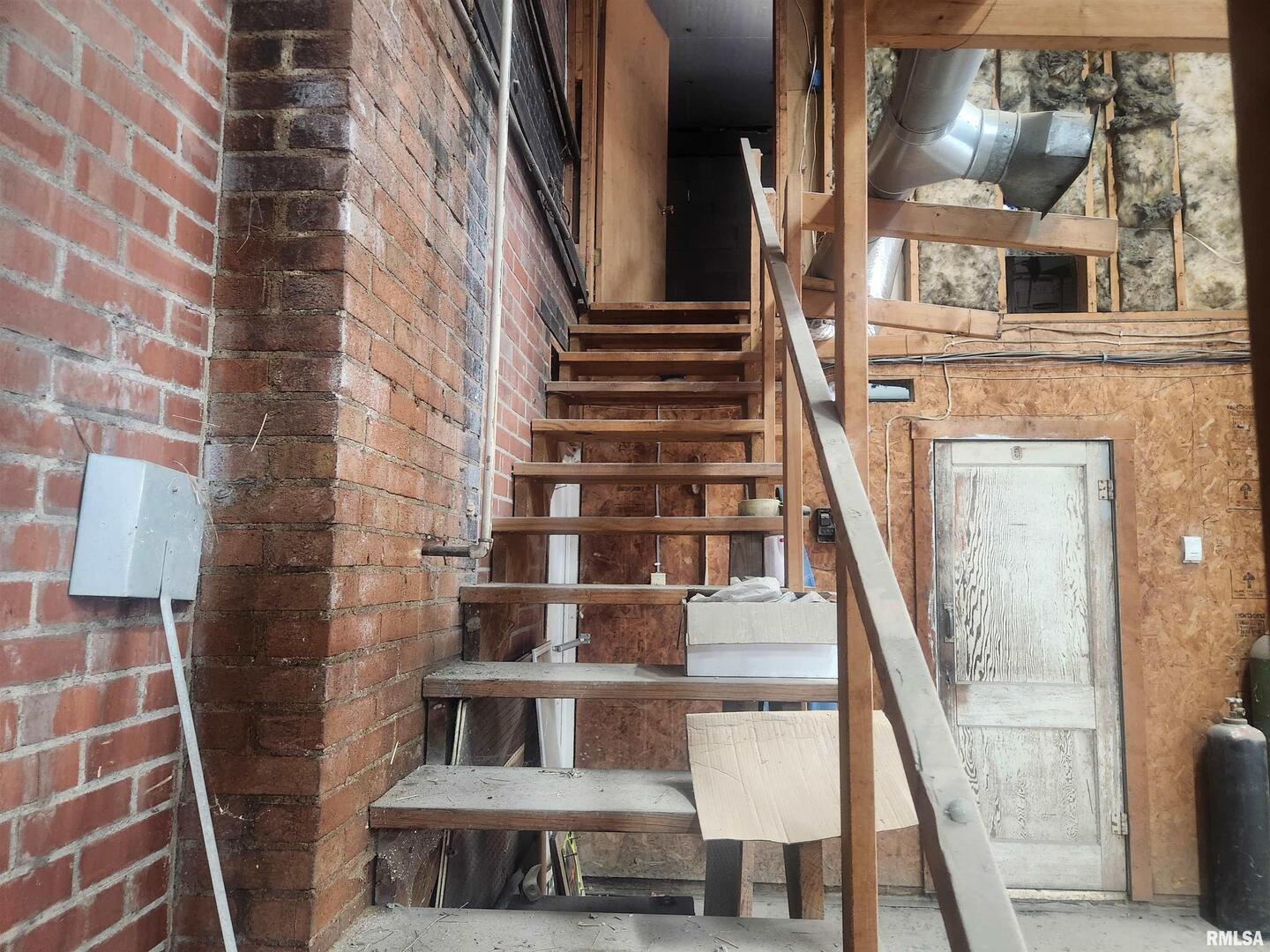 309 S Beaucoup Street Property Photo 17