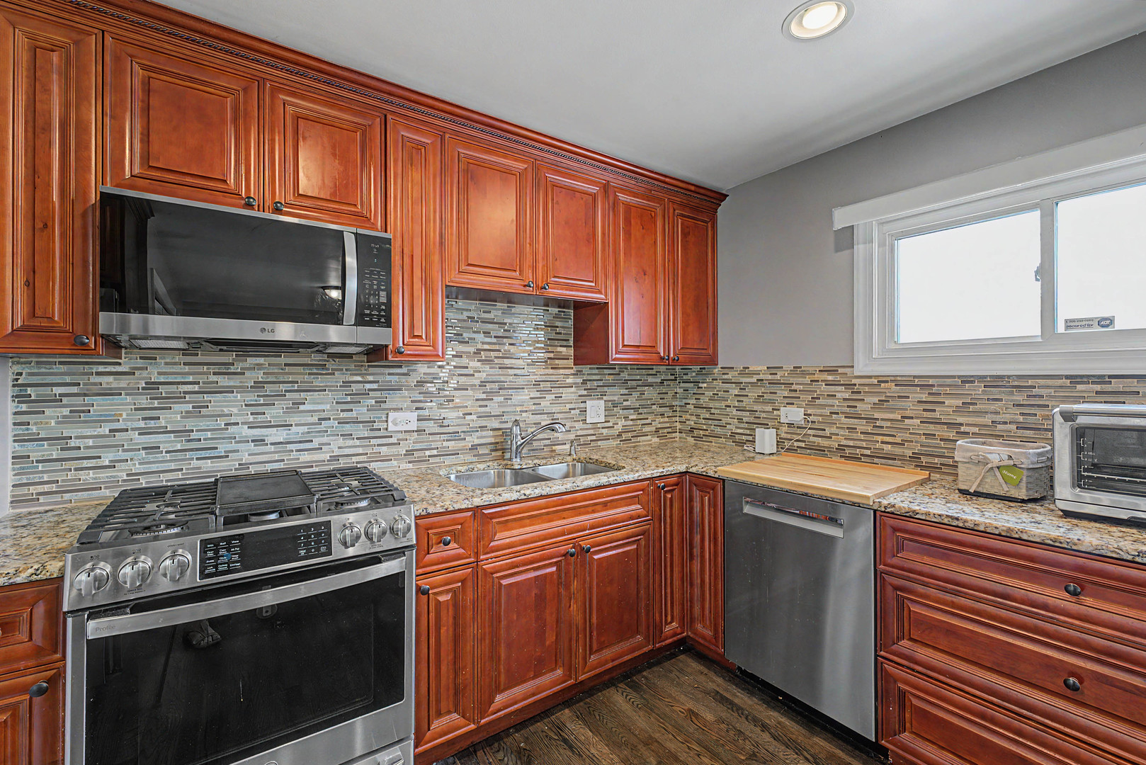 270 N Linden Avenue Property Photo 8