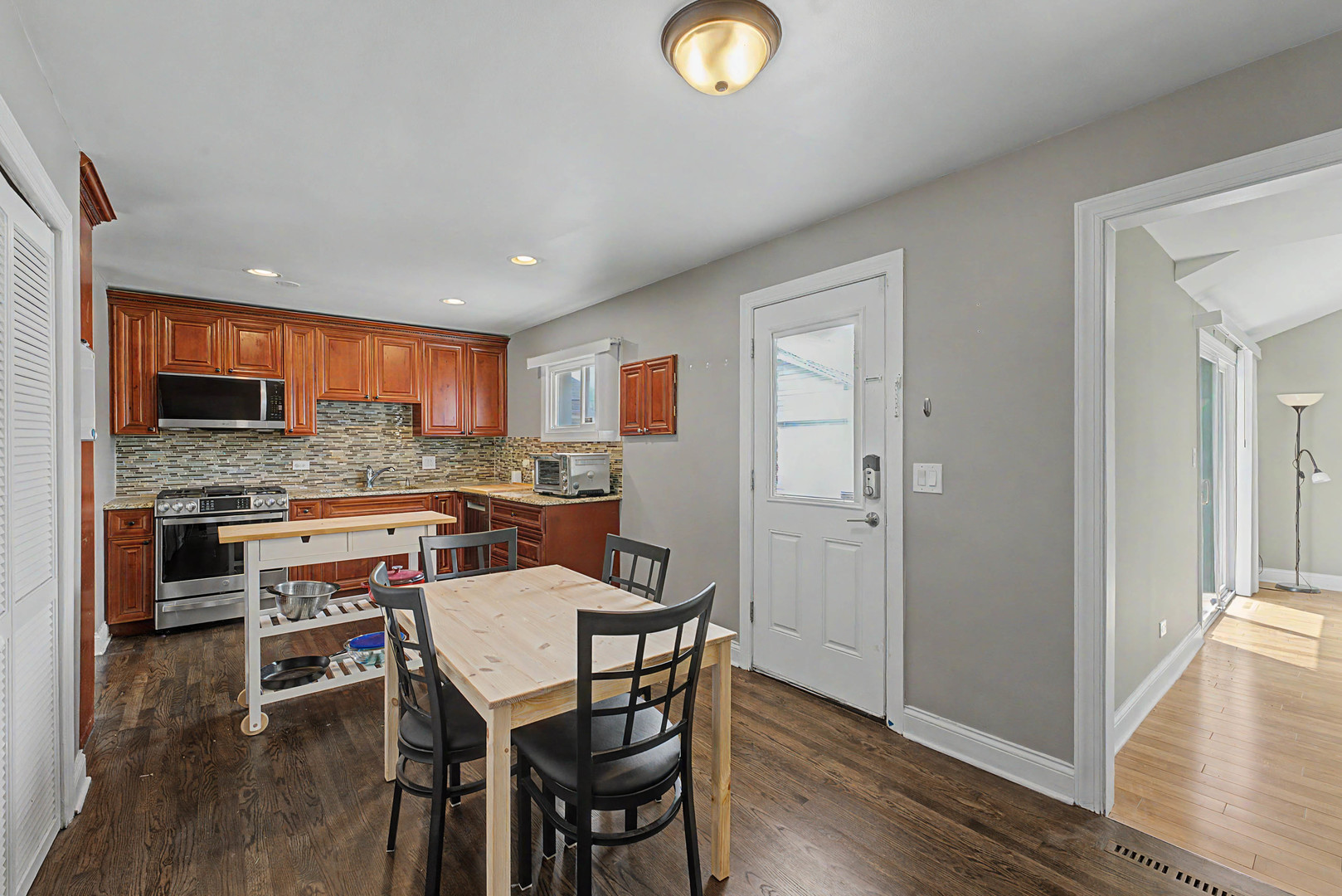 270 N Linden Avenue Property Photo 10