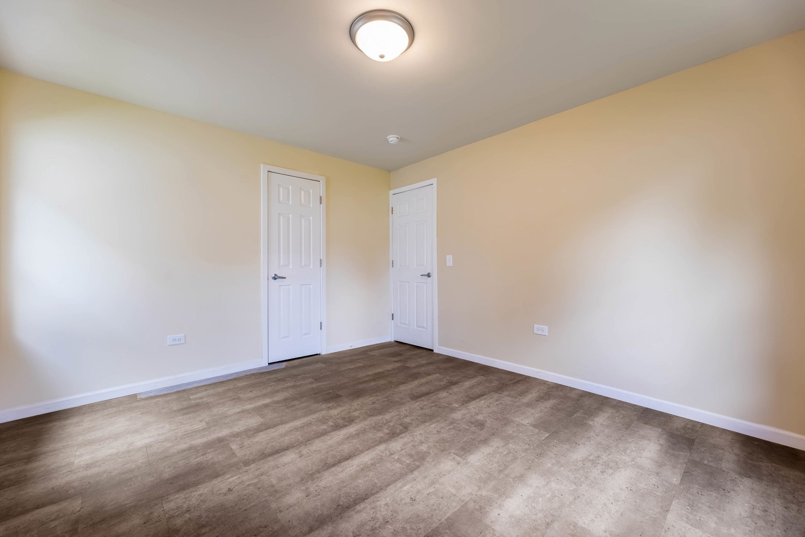 14802 Oak Street Property Photo 10