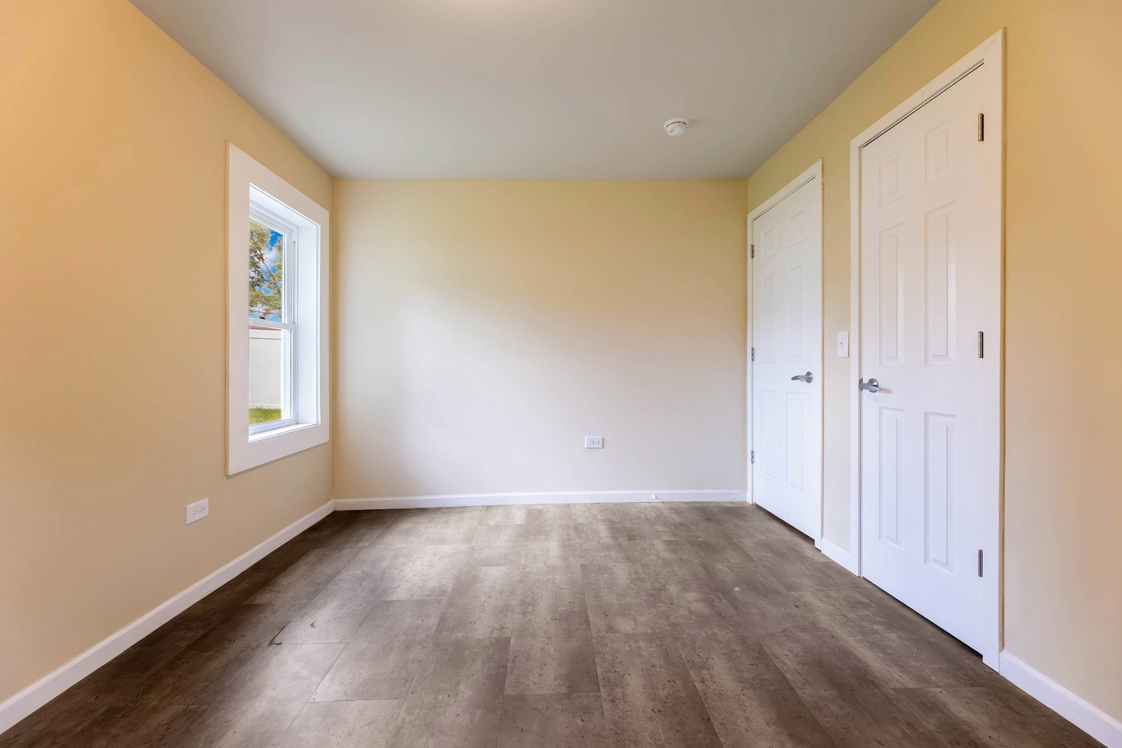 14802 Oak Street Property Photo 14