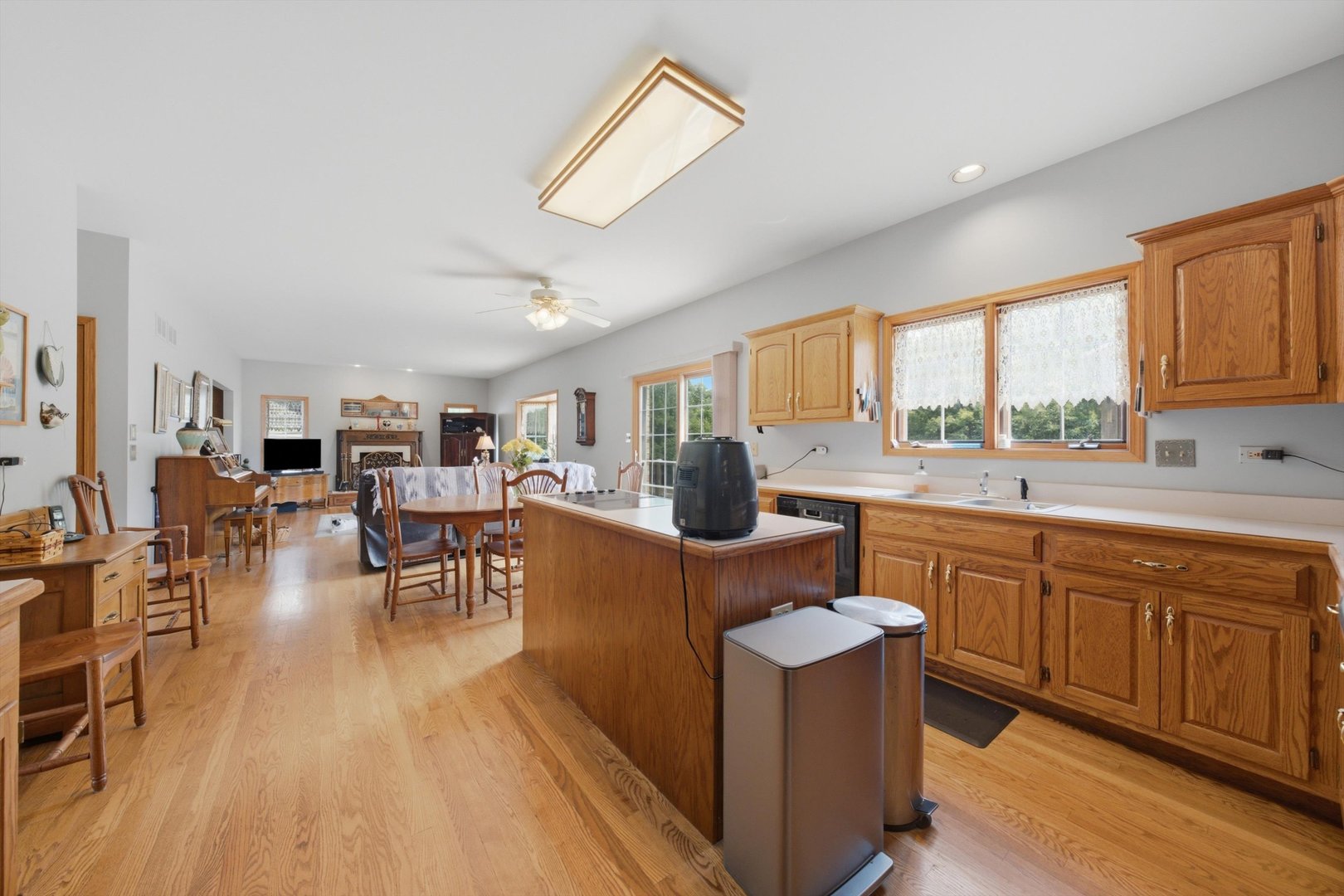 7651 Steeple Chase Drive Property Photo 3