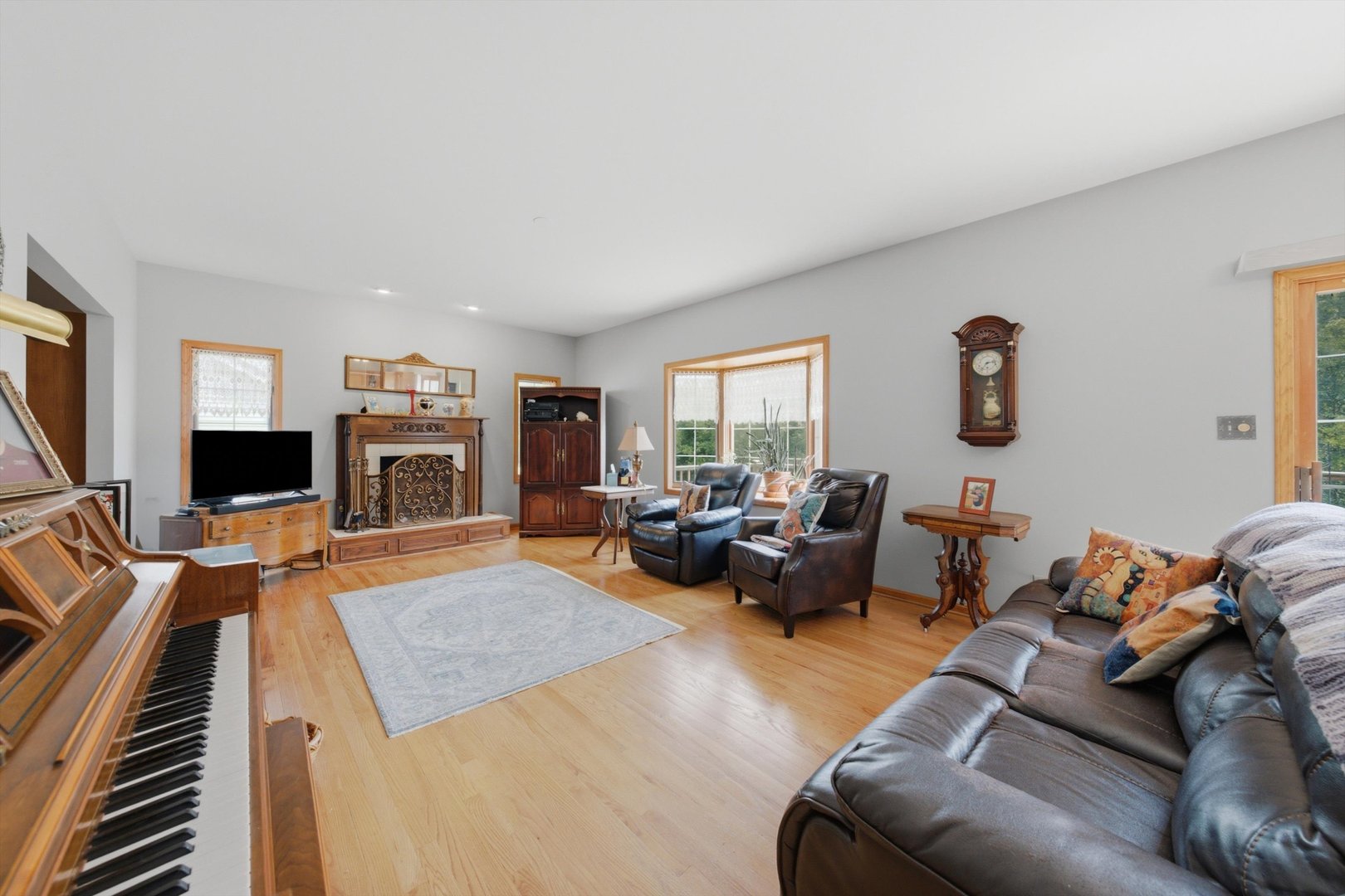 7651 Steeple Chase Drive Property Photo 4