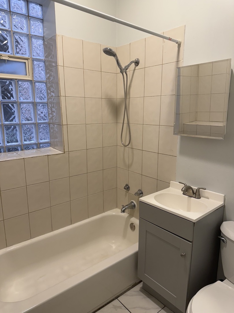 6344 S Eberhart Avenue 1 Property Photo 6