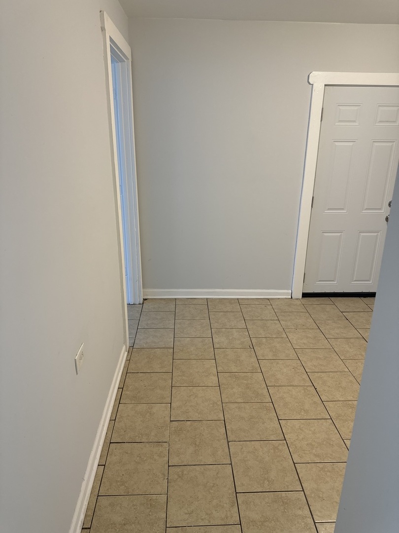 6344 S Eberhart Avenue 1 Property Photo 12