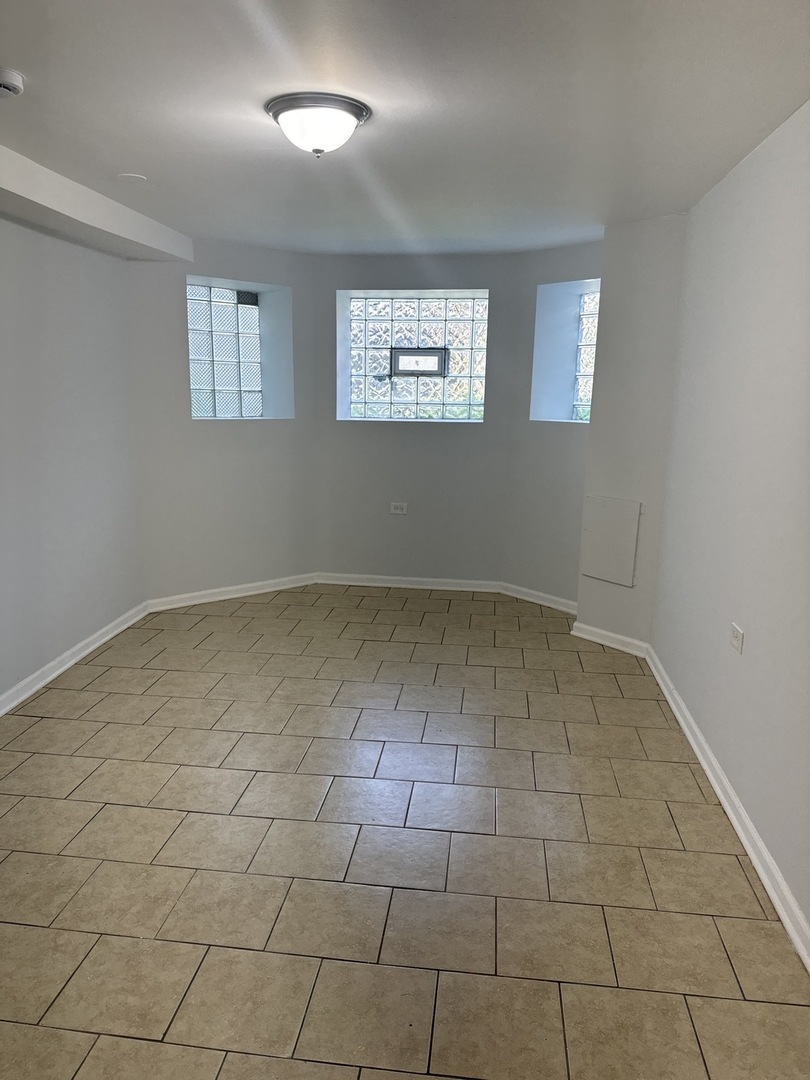 6344 S Eberhart Avenue 1 Property Photo 13