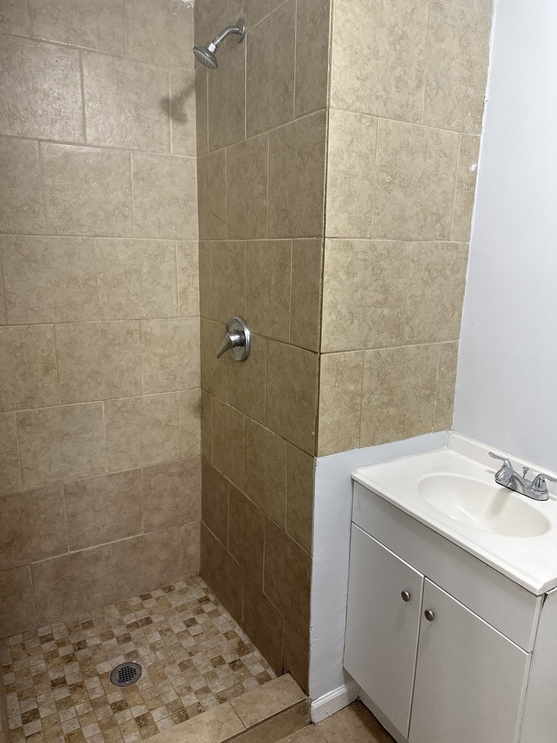 6344 S Eberhart Avenue 1 Property Photo 17